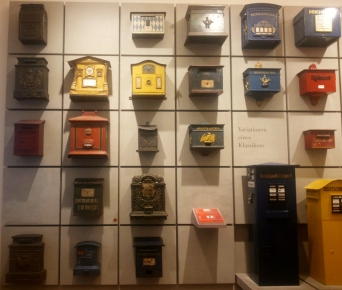 Briefkästen im Museum für Kommunikation. 